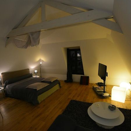 Maison D'Hotes Les Coudreaux Rueil-Malmaison Exteriör bild