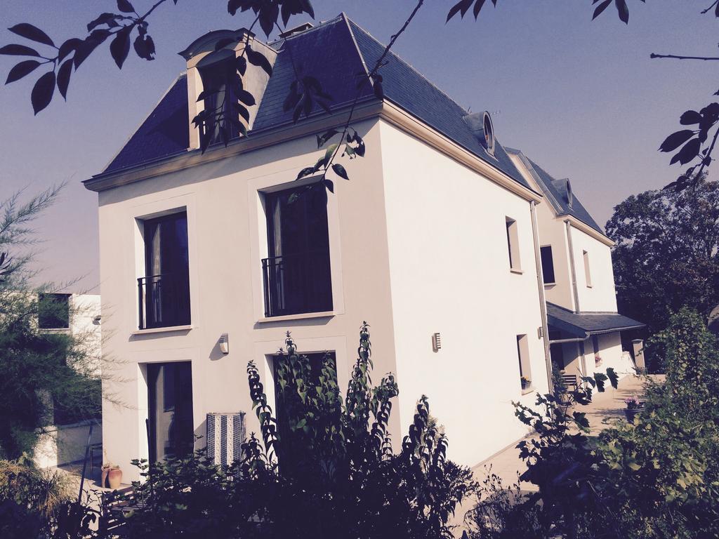 Maison D'Hotes Les Coudreaux Rueil-Malmaison Exteriör bild
