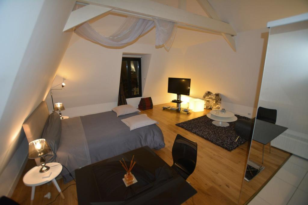 Maison D'Hotes Les Coudreaux Rueil-Malmaison Exteriör bild