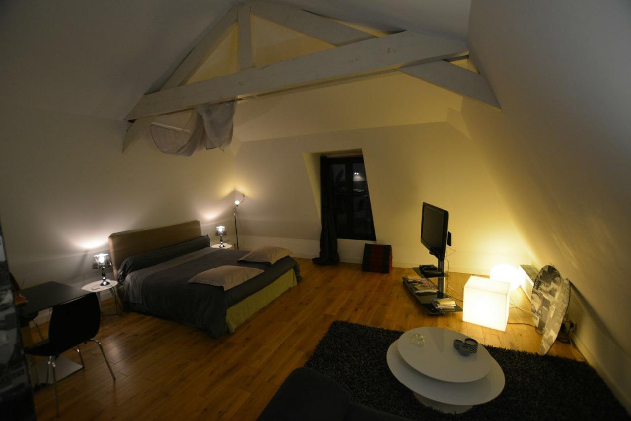 Maison D'Hotes Les Coudreaux Rueil-Malmaison Exteriör bild